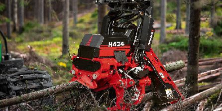 H424 harvester head - profile view